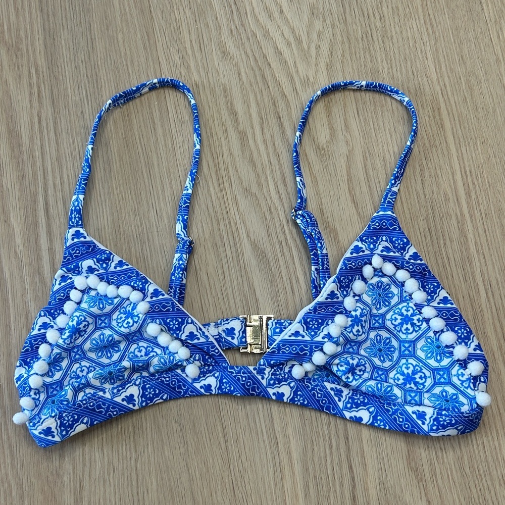 Skye & Staghorn Pom Pom Triangle Bikini Top M